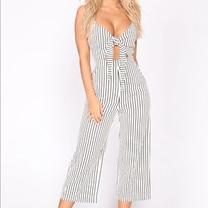 Cute FASHION NOVA jumpsuit